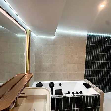 Contemporary 2br In With Netflix דירה