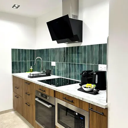 Apartment Contemporary 2br In With Netflix *
