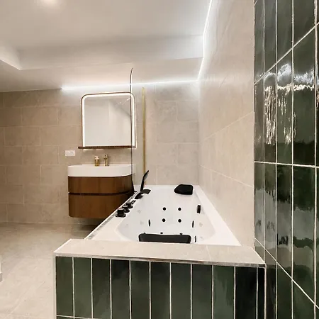 Contemporary 2br In With Netflix Paris