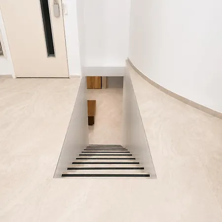 Contemporary 2br In With Netflix *