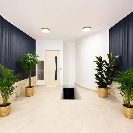 Apartment Contemporary 2br In With Netflix