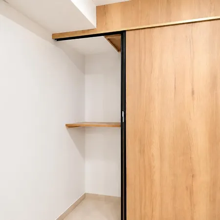 Contemporary 2br In With Netflix Apartment *