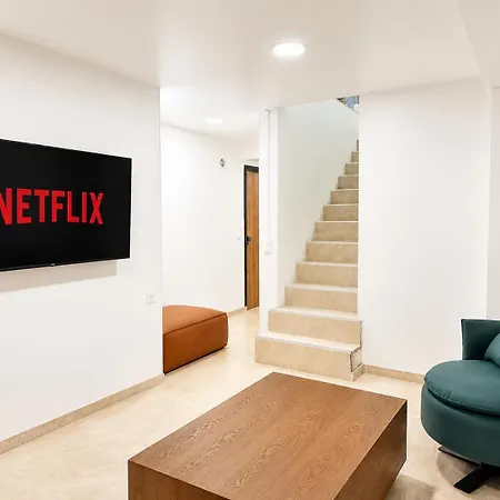 Apartment Contemporary 2br In With Netflix *