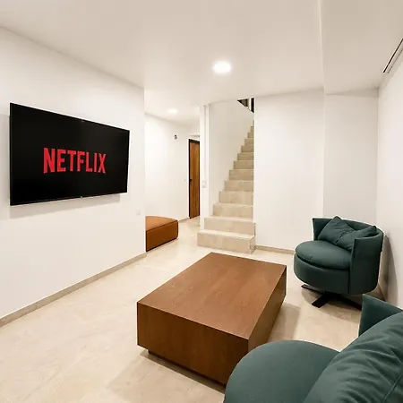 Apartment Contemporary 2br In With Netflix